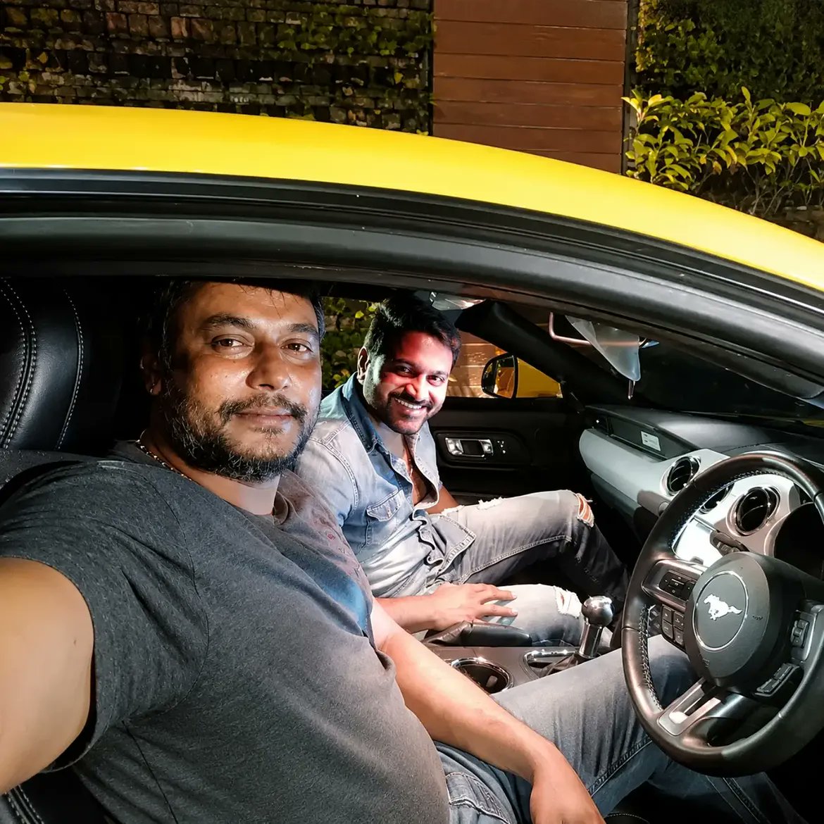 dasadarshan247's tweet photo. Happy Birthday @shetty_rishab Sir 🎉😍
#RishabhShetty 
#DBoss #BossOfSandalwood 
#BoxOfficeSulthan @dasadarshan https://t.co/teq4yD373a