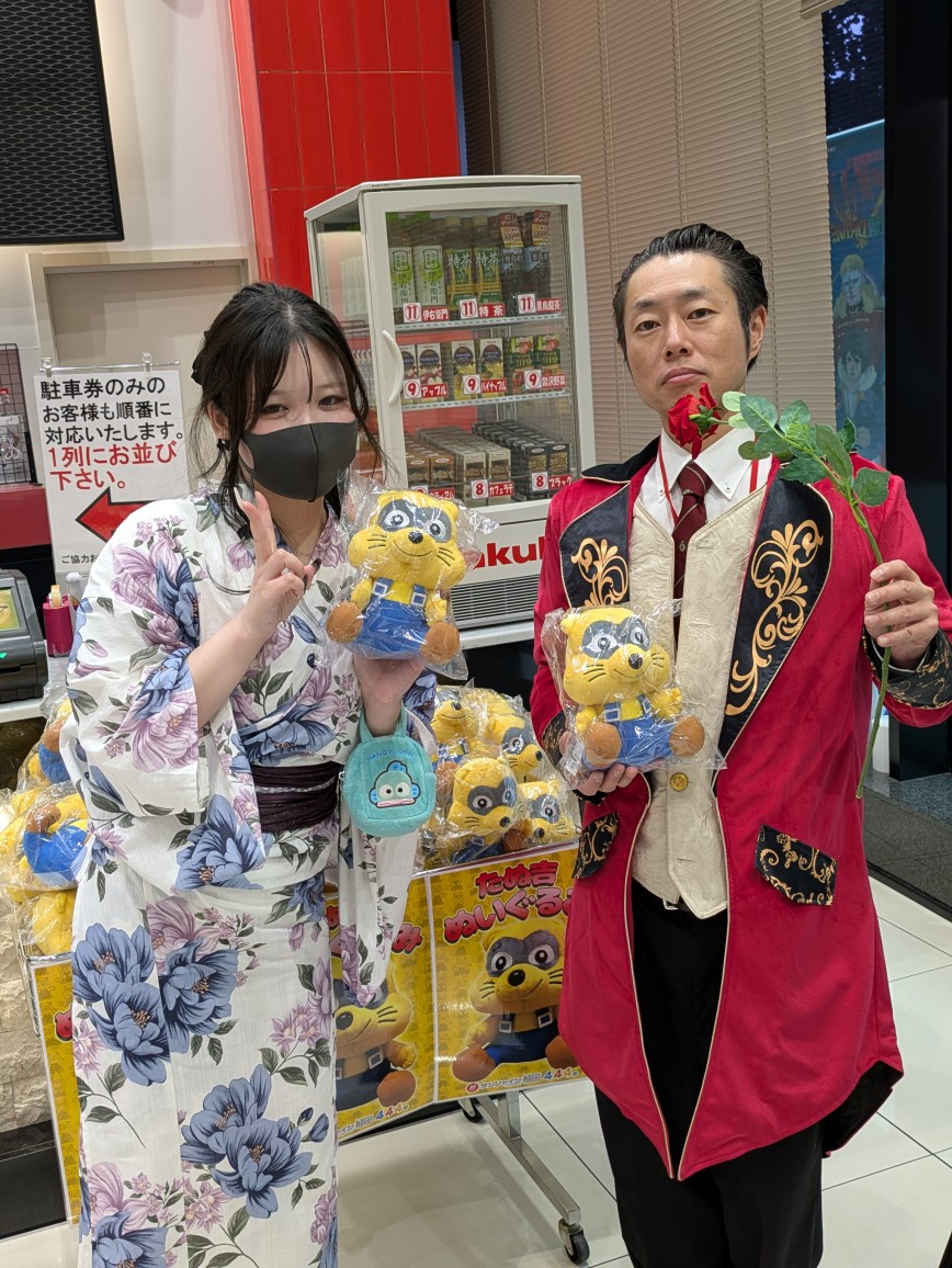 RoseAndDecay's tweet photo. 今日はジョジョさんがこの舞台に華を添えてくれたよ。 涼やかな浴衣姿が本当に美しくて、僕の心は一瞬で夏祭りのように躍り出してしまったさ🌹
Today, JoJo-san graced this stage. Your refreshing yukata attire is truly beautiful, making my heart dance like a summer festival in an instant.🌹 https://t.co/zx9o10Mn6G