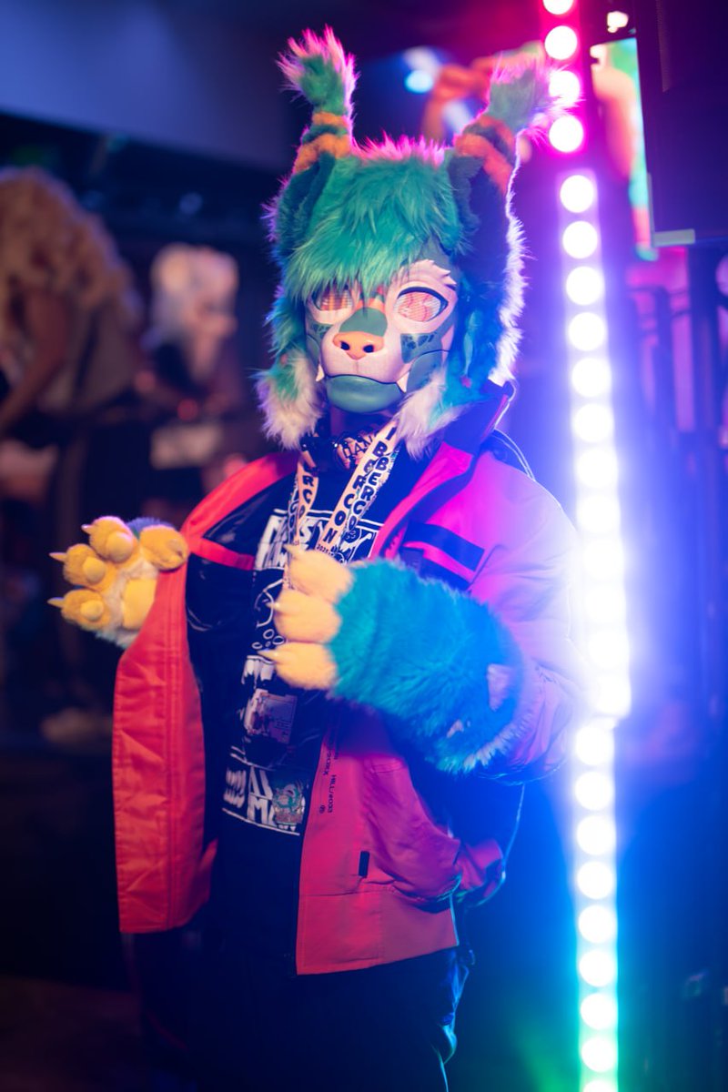 sesrel's tweet photo. 〰️Ibercon 2026〰️
Do you want to come and enjoy the party?😎

📸Pics by: @portixstudio
✂️Maker: @justbadjuju

#Ibercon #fursuit #furry #fursuiting #furryparty https://t.co/ygg6B3wnwV