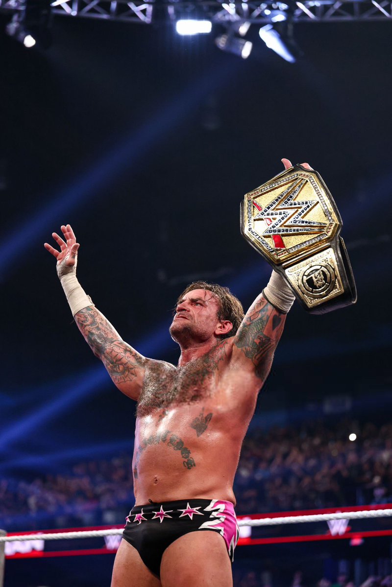 HQpcrt's tweet photo. CM Punk #WWE https://t.co/1m4BhXswKN