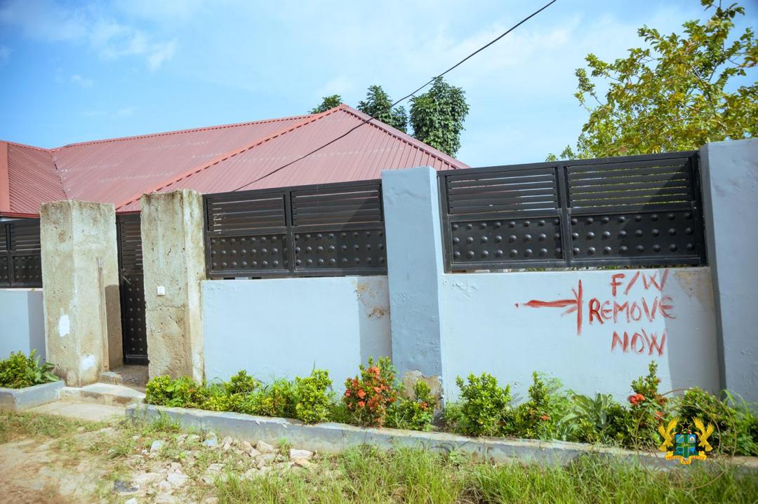 JoyNewsOnTV's tweet photo. Post-flood mitigation operations have intensified in Oyarifa, where the Flood Mitigation Task Force found apartment developments blocking a natural watercourse.

According to the Task Force, several structures have been identified for possible demolition as authorities move to restore the channel and reduce the risk of future flooding.

#JoyNews