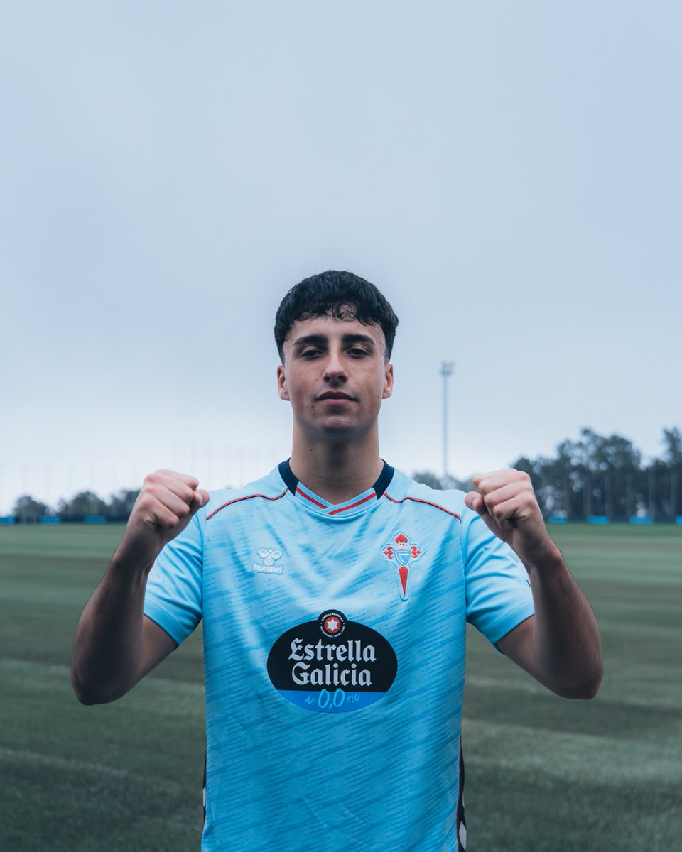 CanteiraCeleste's tweet photo. 𝗢𝗙𝗜𝗖𝗜𝗔𝗟 📣 Ángel Davila renova co Celta!

O ponteareano amplía o seu contrato e dá o salto ao Celta Fortuna.

Moitos parabéns, Ángel! 🩵

#OrgullodeCanteira ⋄ #FeitoNaMadroa