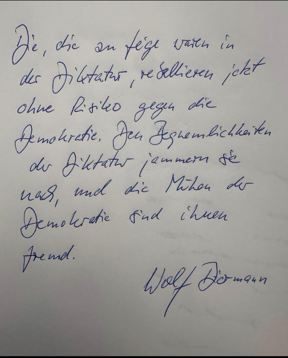 EviSmokes's tweet photo. "Die, die zu feige waren in der Diktatur, rebellieren jetzt ohne Risiko gegen die Demokratie.
Den Bequemlichkeiten der Diktatur jammern sie nach und die Mühen der Demokratie sind ihnen fremd."

Wolf Biermann

#AfDWähler
#AfDzerstörtDeutschland https://t.co/AzTtZr2414