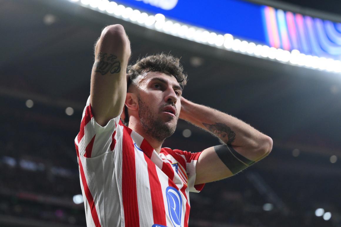 EfectoSime1's tweet photo. El club Atlético de Madrid ha recibido una propuesta más que interesante por Ruggeri. Satisface más al club que al jugador, pero se le puede invitar a salir. Esta semana se torna fundamental para plantear esta salida, la de Almada y un par de jugadores más que se quieren sacar https://t.co/pVyGMgR3qz