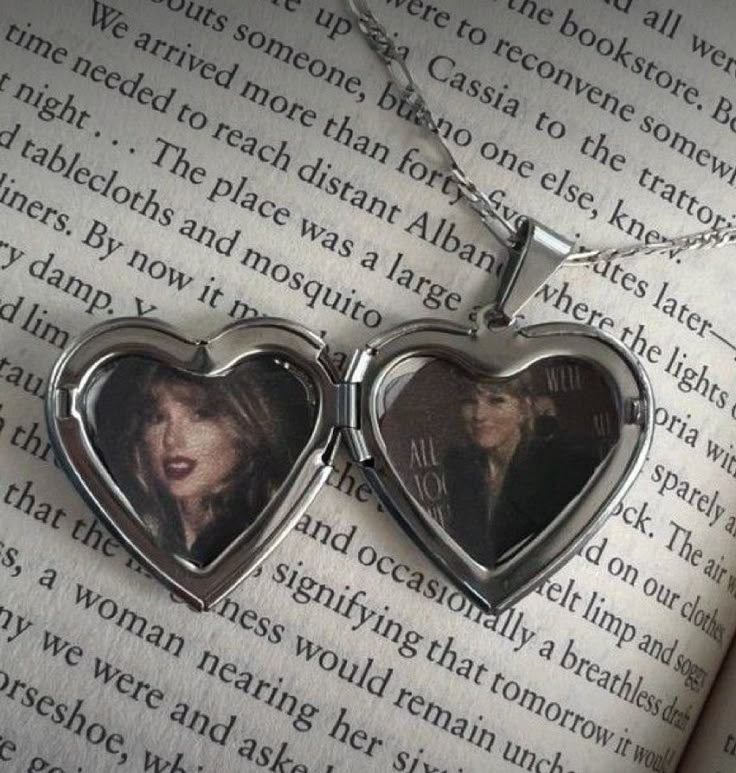 sethaltair's tweet photo. Crush üyeleri Taylor Swift şarkıları olsaydı 𖤐⭒๋࣭⭑

— a thread 🧵 https://t.co/125a5LJ0Jr