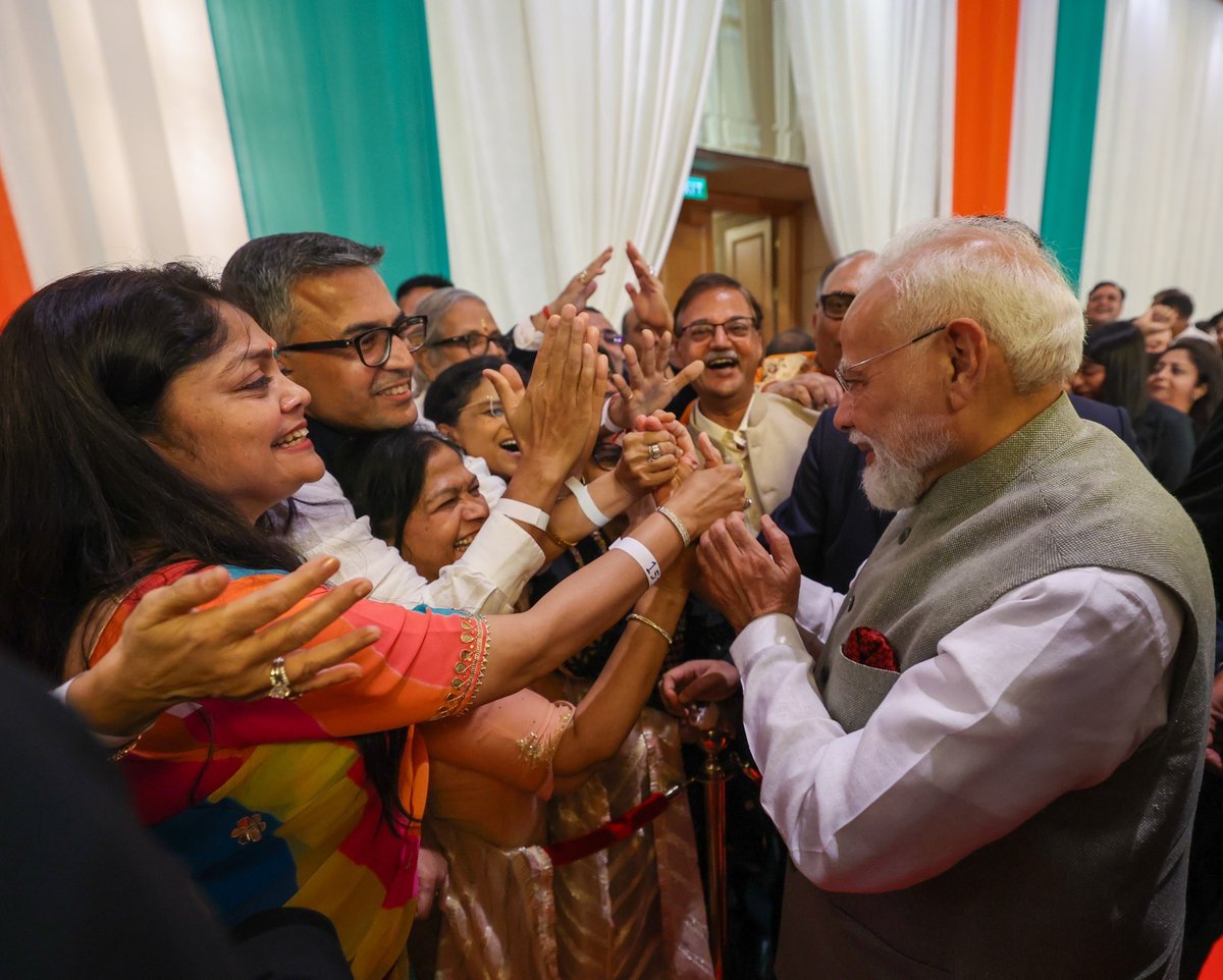 VBAswithNAMO's tweet photo. PM Modi receives warm welcome by Indian community, in Indonesia

All Modi Ji photos available in HD through this link.
https://t.co/wFLZlq8z6o

@narendramodi
@narendramodi_in
@PMOIndia
#NaMoPhotoGallery https://t.co/ddRjPwiwzZ