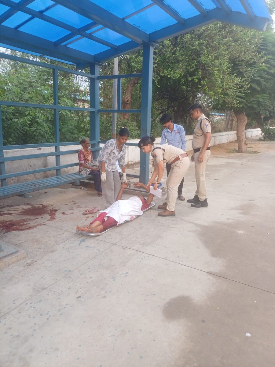 rpfnrdli's tweet photo. Operation Matra Shakti
On 06.07.26 #RPF SI Meenakshi assisted a woman in labor at PF no 1 ANDI station. She delivered a healthy baby boy and was taken to the hospital. Both mother & child are safe and sound
@drm_dli
@GM_NRly
@RPF_INDIA
@RailMinIndia
@rpfnr_
@AshwiniVaishnaw https://t.co/y1U1zCryv5