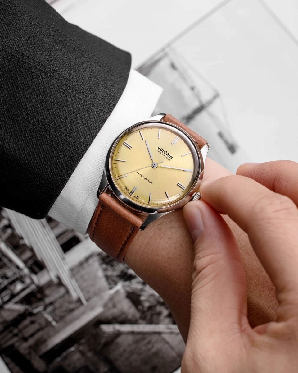 abtsaat's tweet photo. Vulcain Grand Prix Champagne Otomatik Erkek Kol Saati ⌚

Link: https://t.co/cClW0yGJ0U 

#abt #abtsaat #vulcain #670171A70.BAC207 https://t.co/UFfMtFSzVX