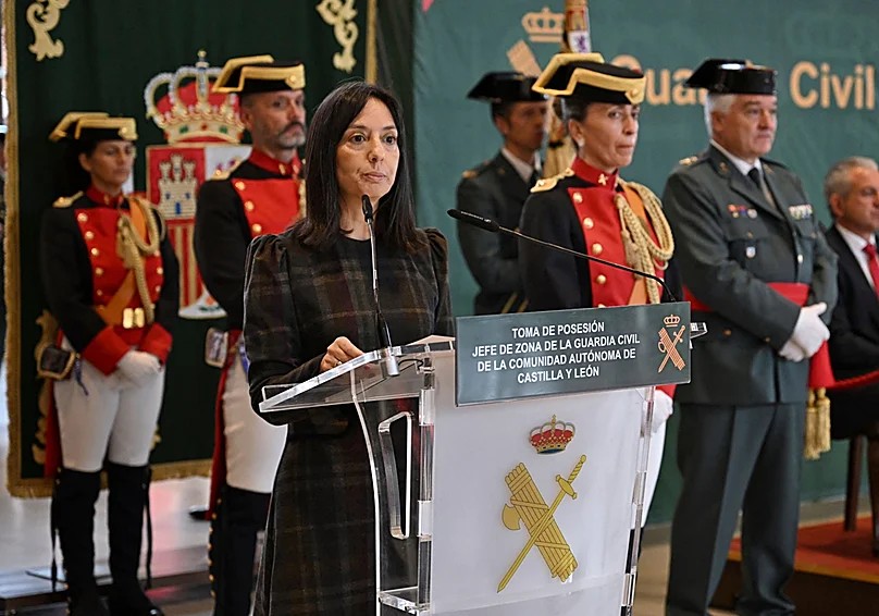veintimillapie's tweet photo. Sánchez impide a Marlaska prescindir de la directora de la Guardia Civil y a Margarita Robles tomar medidas contra el DAO, por las investigaciones sobre las cloacas del PSOE. https://t.co/SsVGW68B6Y