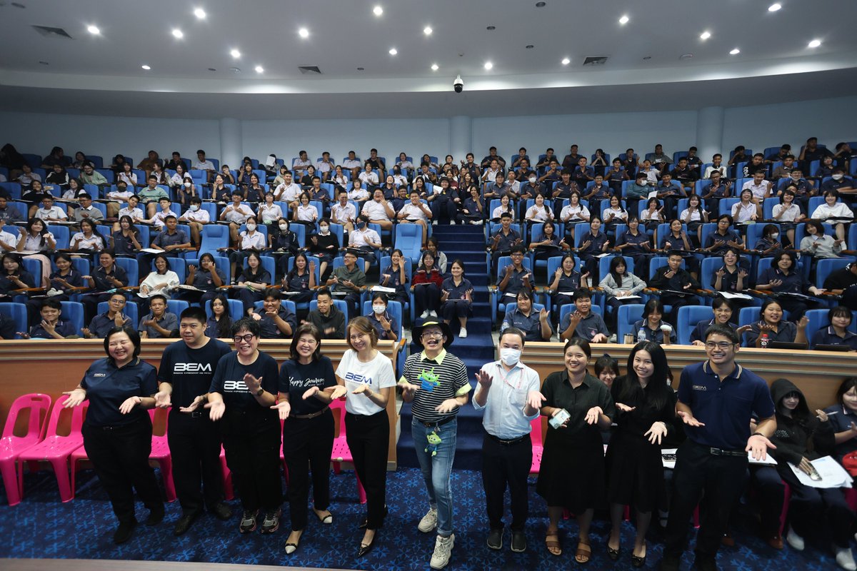 WEBYTHEBRAIN's tweet photo. จัดเต็มความรู้แบบสุดต๊าชชช! 🔥 เสิร์ฟเคล็ดลับวิชาการเน้น ๆ ควบคู่กับความสนุกเบอร์สิบ ปลายทางของความสำเร็จ ไม่ไกลเกินเอื้อม ถ้าเราสู้ไปด้วยกัน ✌️
โดย พี่ยู WE BY THE BRAIN
📍 รร.โยธินบูรณะ
#WEBYTHEBRAIN #TheBrain #เดอะเบรน #BEM #ปีที่18 #โยธินบูรณะ #TGAT #พี่ยูเดอะเบรน https://t.co/ccRsrWgUCU
