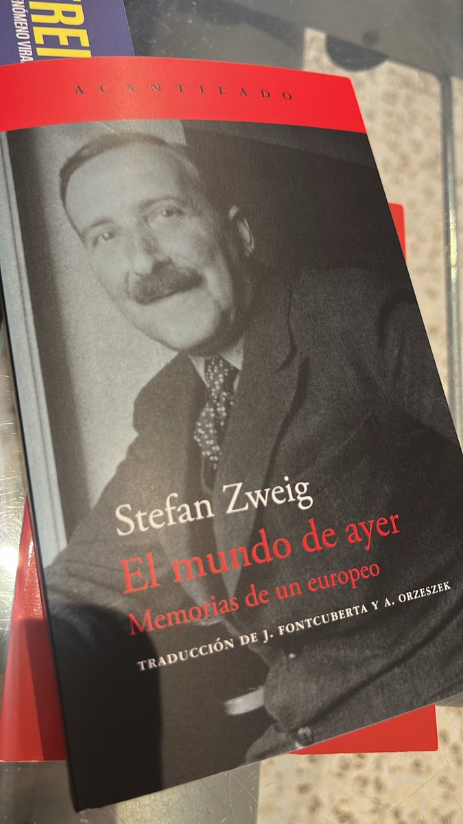 MaximLlorente80's tweet photo. @leyendoenmetro Vamos a ello 📚📚📚 https://t.co/4tmovgTbPc