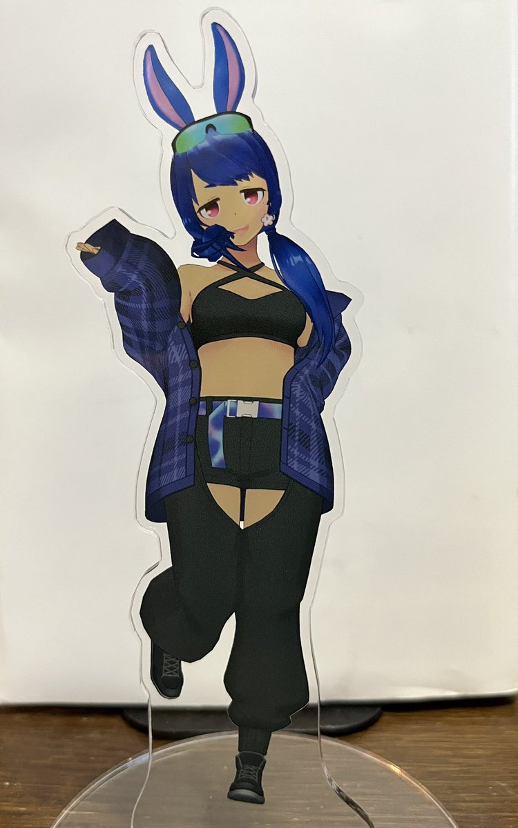 rabbit37204's tweet photo. アクリルフィギュア届いた！！
初の自分のグッツ....！
自分でも言うのは、あれだけど....
可愛いなぁ！ https://t.co/n201FHCHNx