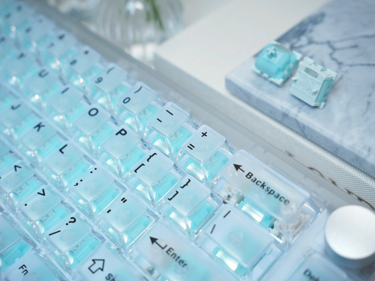 Chiinee22's tweet photo. EPOMAKER HE65 V2 TMR
これ、普通の磁気キーボードじゃない…!🤍
次世代の磁気検出技術「TMR」を搭載✨
さらに磁気スイッチだけでなく、一般的なメカニカルスイッチにも対応
ゲームにも、普段使いにも🌿,,
提供:@epomaker 様
#EPOMAKER #HE65V2TMR @EpomakerK #TMRKeyboard #MagneticKeyboard https://t.co/wFsDeqVfjr