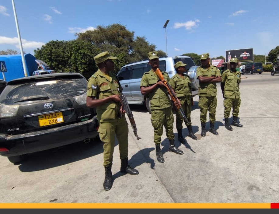 chapanombombwi's tweet photo. .. @tanpol wanatuwakilisha vyema kwenye maandamano 

Ahsanteni sana kwa kuunga maandamano yetu mkono✊🏽 https://t.co/JZADlwgf2c