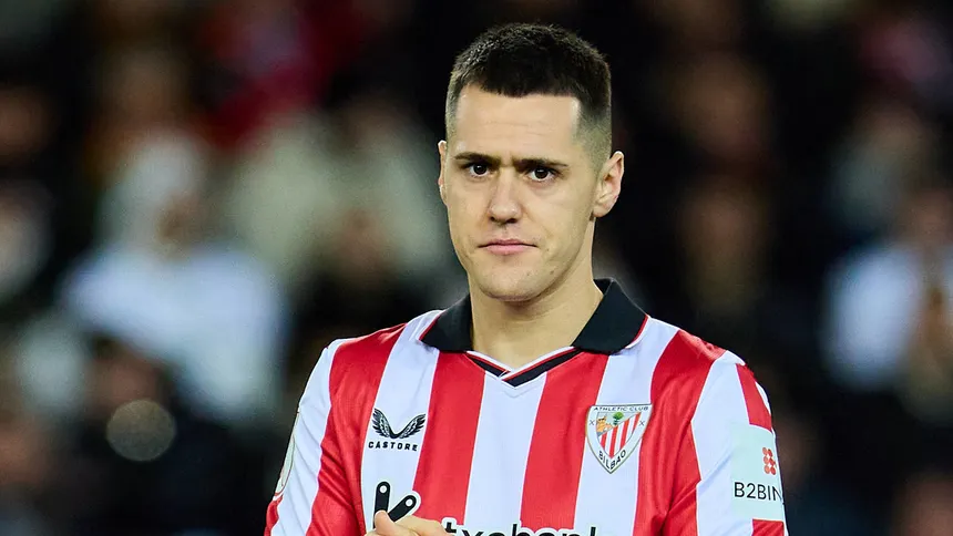 AthleticXtra's tweet photo. 🚨🚨💣 El Cádiz alcanza un acuerdo con el Athletic por Urko Izeta. El club andaluz pagará algo más de €1M por el delantero, a quien ofrece cuatro años de contrato.

[@__AngelGarcia__] https://t.co/rCj8Un8BDm