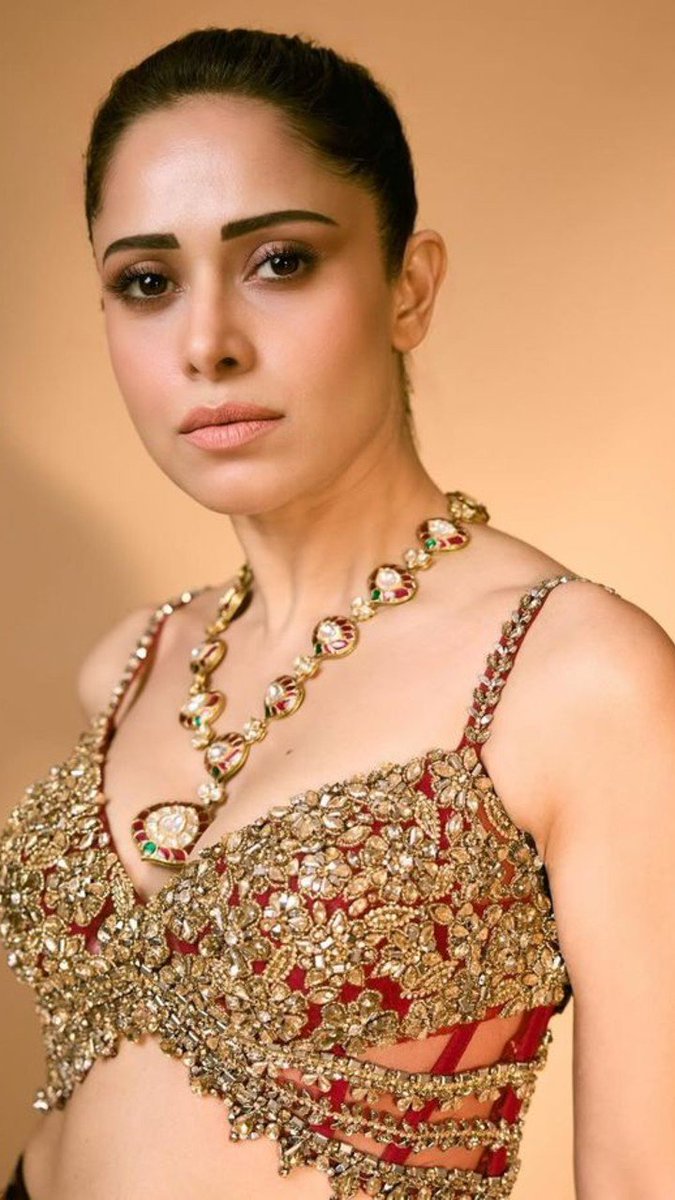 AsianetNewsSN's tweet photo. Blouse Designs: ಡೀಪ್ ನೆಕ್ನಿಂದ ಬ್ರಾಲೆಟ್ ಸ್ಟೈಲ್ವರೆಗೆ: 2026ರ 6 ಟ್ರೆಂಡಿ ಬ್ಲೌಸ್ ಡಿಸೈನ್ಗಳು ಇಲ್ಲಿವೆ
Click for Complete Details: https://t.co/oqxR7FFwQZ
#blouse #bollywood #divastyle #partylook https://t.co/30a0xqTZIZ