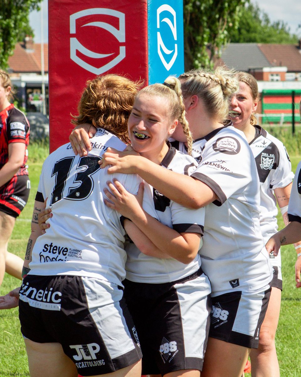 hullfcofficial's tweet photo. A reminder that Hull FC’s Women’s team are currently recruiting new players for the 2027 Women's Championship season.

Info 👉 https://t.co/wzNQtcMGdG

⚫️⚪️ #COYH | https://t.co/W8LE6ukEug https://t.co/cL1d1kjD8U