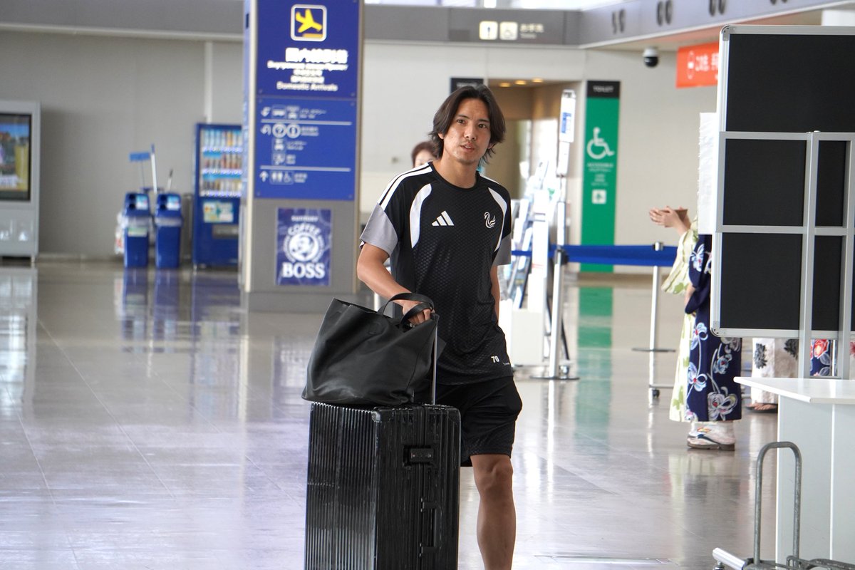 EG_kkan_kse's tweet photo. ＃新潟 は、7日、新潟空港から沖縄へ出発。10日間に渡り、八重瀬町スポーツ観光交流施設でキャンプを行いコンディションを高めます。「ゲームが多くて楽しみ」と舞行龍ジェームズ選手。9日には #磐田 （会場は西崎運動公園）、13日には #鳥栖 との練習試合（公開）を予定。初戦の相手となる…（続く） https://t.co/xrJwPbzO57