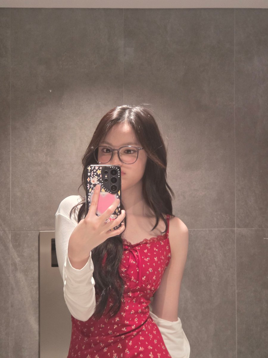 H2HCARMEN_INA's tweet photo. #CARMEN WEVERSE POST 070726

i meow u~😘❤️
(1/2)

#Hearts2Hearts #카르멘 
@Hearts2Hearts https://t.co/aEpn7W7u1i