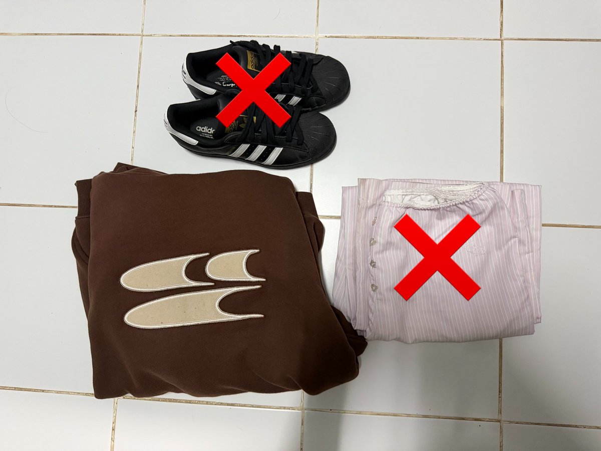 MilkMill552's tweet photo. ตอนนี้เหลือแค่ฮู้ดดี้cryingcenter 

#cryingcenter #เสื้อกันหนาวมือสอง #โละตู้ #ส่งต่อเสื้อผ้ามือสอง #ส่งต่อเครื่องสำอาง https://t.co/famRMRDdBj