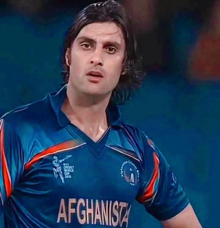 HarmeetSinghPk's tweet photo. افغانستان کرکٹ کا ایک درخشاں ستارہ ہمیشہ کے لیے غروب ہو گیا۔سابق افغان فاسٹ بولر شاپور زدران طویل علالت کے بعد دنیا سے رخصت ہو گئے۔ انہوں نے اپنے عزم، بے خوف باؤلنگ اور وطن سے محبت کے جذبے سے افغانستان کرکٹ کو عالمی سطح پر پہچان دلانے میں اہم کردار ادا کیا۔رب مرحوم کی مغفرت فرمائے، درجات بلند کرے اور اہلِ خانہ کو صبرِ جمیل عطا فرمائے۔ آمین