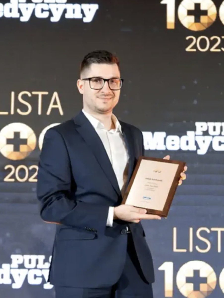 Antek01678168's tweet photo. Lekarze znowu czują „ogromną złość i bezsilność”?
Te same „konowały”, które w pandemii chowały się po gabinetach, brały kasę z NFZ za nic, a potem jechały Porsche Panamera i Lambo na wakacje? Te same, co robią po 300-500 tys. miesięcznie na kombinacjach, fikcyjnych dyżurach i
1/2 https://t.co/G6AFcCXFH4