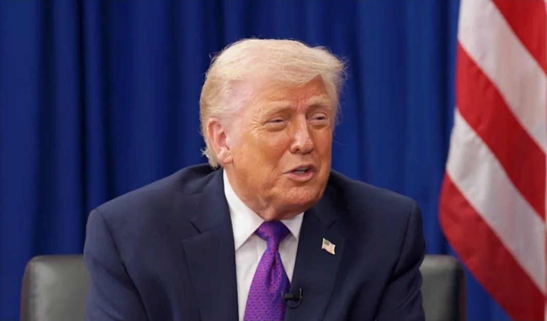 SportsQoner's tweet photo. 🚨 POTUS Donald Trump on USA being knocked out of the world cup despite his FIFA intervention to forfeit Falorian Bolugun one match suspension

🗣️🎙️ || " I'll say it was rigged, just like the election was rigged in 2020, but I won't get into that." https://t.co/HDYuKJ2jIK