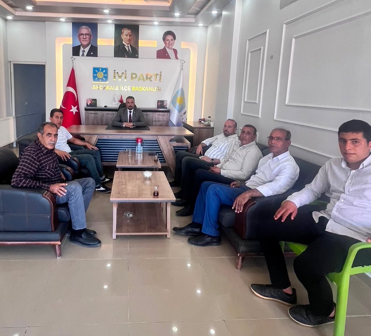 iyipartiurfa's tweet photo. 📍#AKÇAKALE 

İYİ Parti Akçakale programı kapsamında, İl Başkanımız Sayın Ali Eroğlu ve İl Teşkilatımız, İYİ Parti Akçakale İlçe Başkanlığımızı ziyaret etmiştir.

Nazik ziyaretleri, destekleri ve teşkilatımıza verdikleri kıymetli katkılar dolayısıyla İl Başkanımız Sayın Ali Eroğlu’na ve kıymetli yönetimine teşekkür ederiz.

Birlik ve beraberlik içinde, güçlü teşkilat anlayışıyla Akçakale’miz ve Şanlıurfa’mız için durmadan çalışmaya devam edeceğiz.

#İYİParti #Akçakale #Şanlıurfa #AliEroğlu

@MDervisogluTR 
@Ozturkdenizli 
@KevserOfluoglu 
@ibrahimguzel44 
@aefakibaba 
@AliErogllu 
@iyiparti