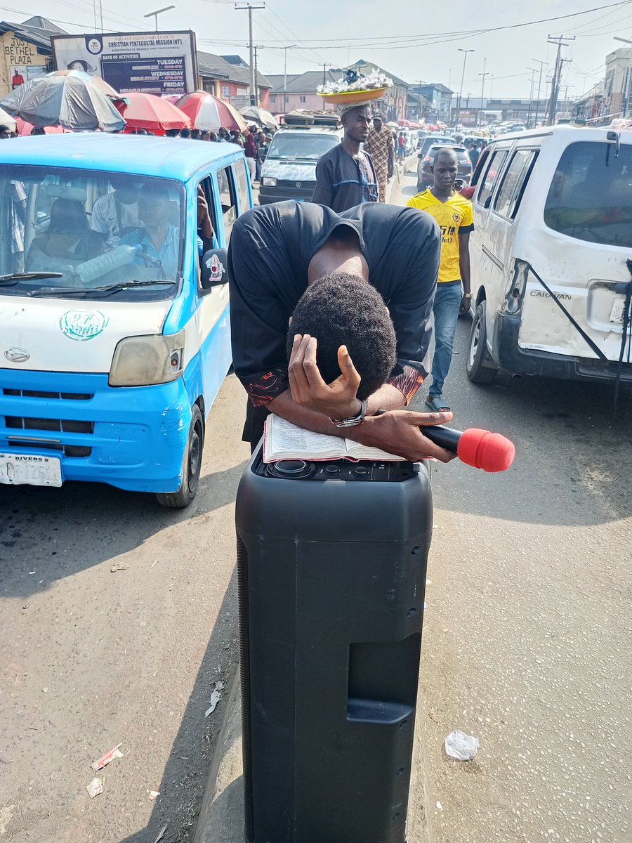JosephUgbonma's tweet photo. I was born to preach the gospel on the street.

Lord, give me the strength to keep preaching even when I am running out of energy 😭

#StreetPreacher https://t.co/fm0Sk3Nce1