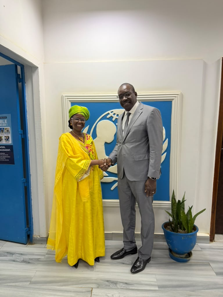 PnudNiger's tweet photo. Ensemble pour faire avancer le développement au Niger 🇳🇪. Le nouveau RR du @PnudNiger @MamadouNdaw3   , la RC ai de @SNU_Niger  &amp; RR de @Unicefniger @MahondeDjanabou ont échangé sur les opportunités de renforcer les synergies &amp; d’accélérer les progrès au bénéfice des populations. https://t.co/iA9zysKDas