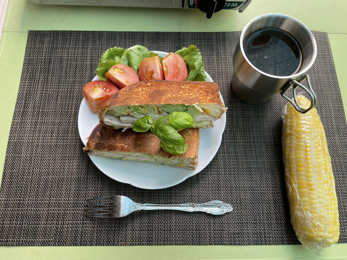Rlmw0d's tweet photo. 7月7日（火）の食事
朝→スモークチキンとチーズのホットサンド、とうもろこし、コーヒー
昼→ぶっかけとろろ蕎麦
夕→アジフライ2つ、白身魚フライ1つ、蟹クリームコロッケ2つ、千切りキャベツ、ふかひれスープ��雑穀ごはん
間食→チョコドーナツ
#40代 #摂食障害の人と繋がりたい #下剤依存 https://t.co/5SvKCrQM4K