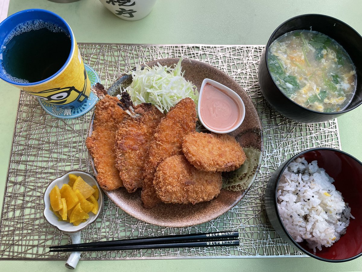 Rlmw0d's tweet photo. 7月7日（火）の食事
朝→スモークチキンとチーズのホットサンド、とうもろこし、コーヒー
昼→ぶっかけとろろ蕎麦
夕→アジフライ2つ、白身魚フライ1つ、蟹クリームコロッケ2つ、千切りキャベツ、ふかひれスープ��雑穀ごはん
間食→チョコドーナツ
#40代 #摂食障害の人と繋がりたい #下剤依存 https://t.co/5SvKCrQM4K