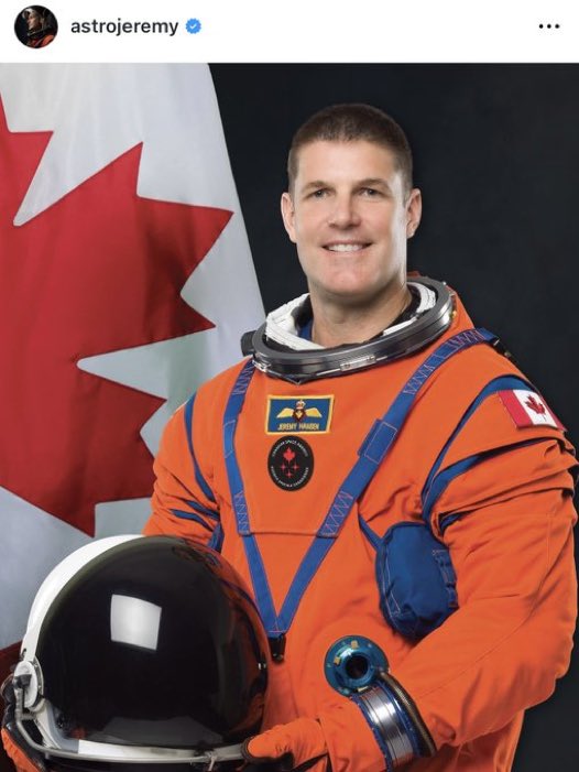 Jeapam's tweet photo. L’astronaute Jeremy Hansen a été le 1er Canadien à s’envoler vers la lune lors de la 1ère mission lunaire habitée depuis plus de 50 ans. Il quittera l’agence fédérale canadienne. Il était colonel et pilote de chasse dans l’armée canadienne lorsqu’il est devenu astronaute en 2009. https://t.co/w27DCGsVhx