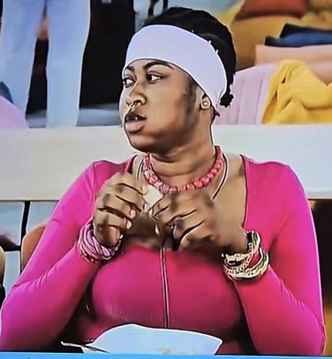 favour46558's tweet photo. @Kamara1228495 @thereal_thelmaa @imisiofficial @dede_ashiogwu 🤮🤮🤮🤮🤮 dirty pig https://t.co/GjIdMDhGeb