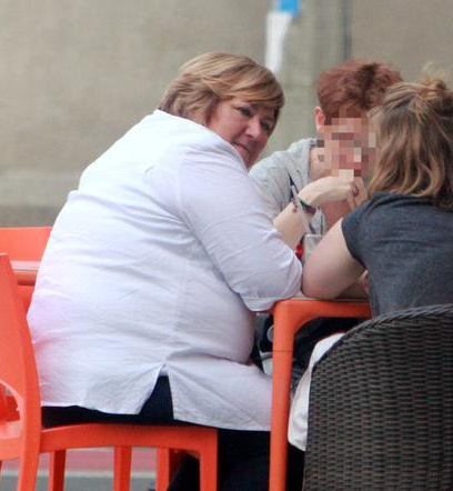 zmok_pl's tweet photo. Jeśli pani prezydentowa Marta Nawrocka to według trolli Giertycha Fiona ze Shreka, wobec tego jaką bajkową postacią jest poprzednia prezydentowa - pani Komorowska?

Liczę na waszą inwencję w komentarzach. 🤪 https://t.co/wxytCxGMT1
