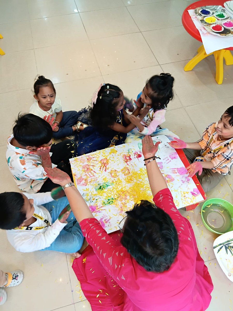 Lhb_offical's tweet photo. Every day at Little Honey Bees Pre-Primary School 
📞 +91 90367 79728
🌐 https://t.co/Nvdn35JGhQ
#littlehoneybees #preschool #earlylearning #learningthroughplay #creativekids #kidsactivities #montessori #playbasedlearning #childdevelopment #happykids #preschoollife #brightfutures https://t.co/XzwHHg9lIu