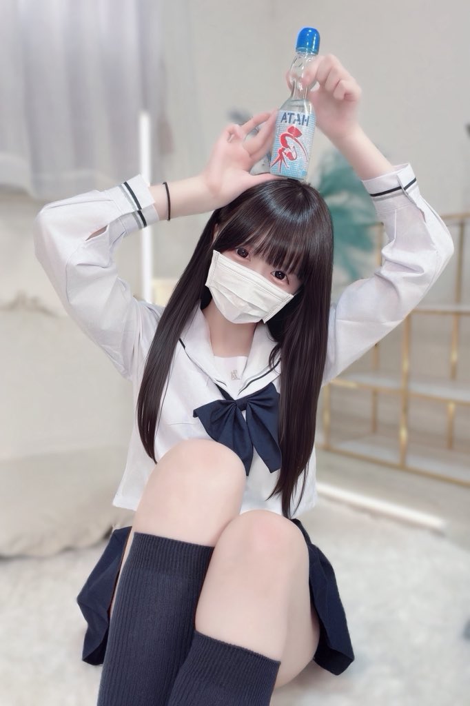 iUx_xUo's tweet photo. 一緒に飲む？ https://t.co/KWjUVNvjpv