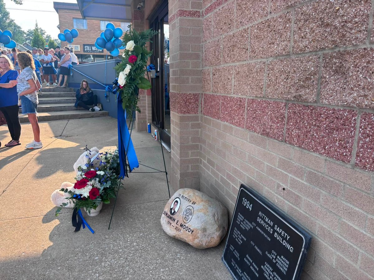 wkyc's tweet photo. "WE'RE IN THIS TOGETHER." | Hundreds gathered outside the Rittman Police Department on Monday night for a vigil honoring Sgt. Scott Ries, who was killed in the line of duty, and remembering Christine and McKinley McWilliams💙

https://t.co/aysd5ENFU4 https://t.co/ghIdOC052f