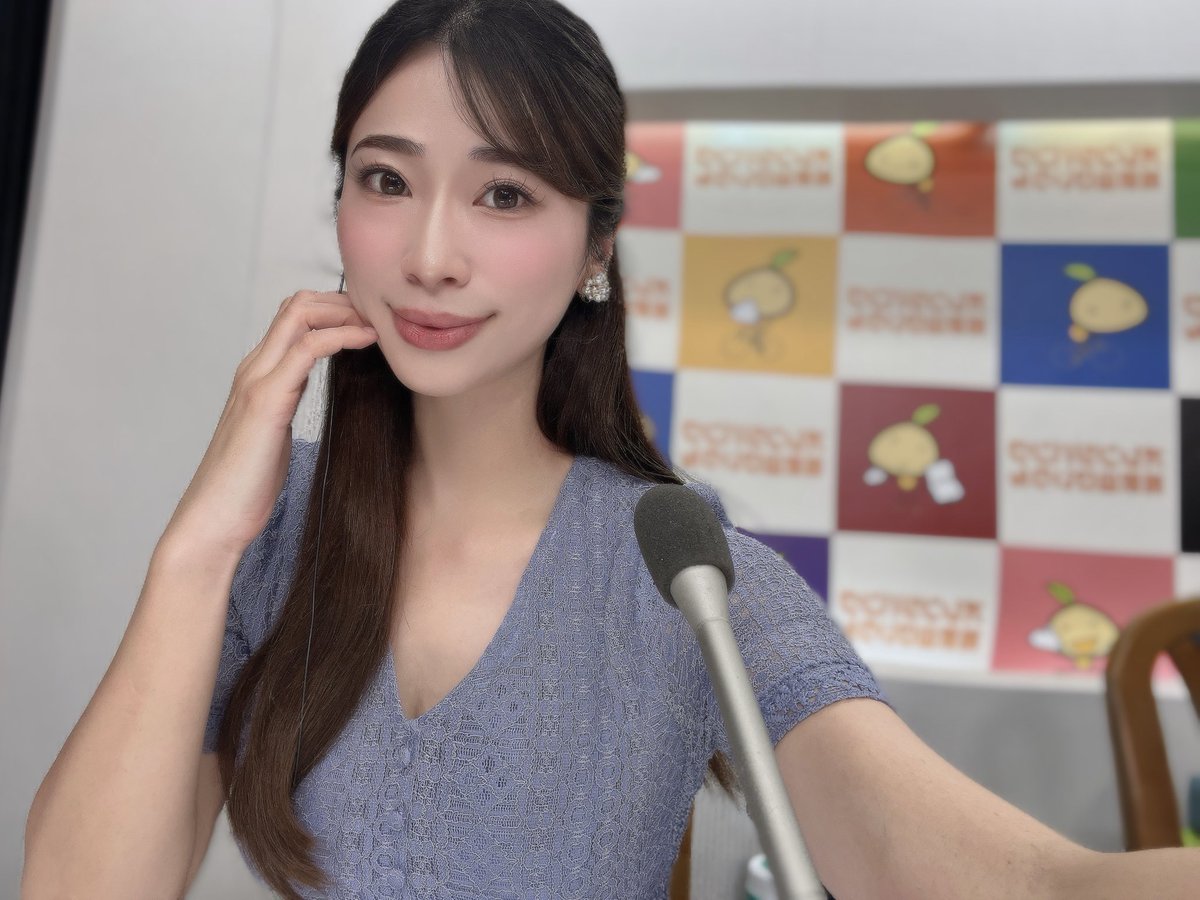 kachu08's tweet photo. ラジオ生放送メッセージリクエストありがとう🥰梅雨あけるかな〜ということで、夏の始まりを感じるナンバーも🎶午後からは和歌山競輪場アシスタントMC3日目ありがとうございました🍊🎤次回は7/24からお邪魔します🚲
＿＿＿＿＿
夜21:00からはTikTok配信❤️‍🔥ﾖﾛｼｸﾈ♡
▶︎https://t.co/hjPRqNlmLe https://t.co/3OQEwol9fF