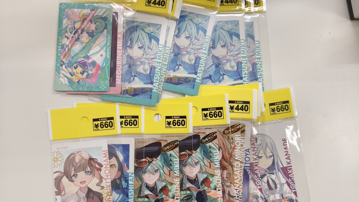 入荷情報】 ＃プロセカ 4th 5th たまごっち エピカ 箔押し 入荷しま