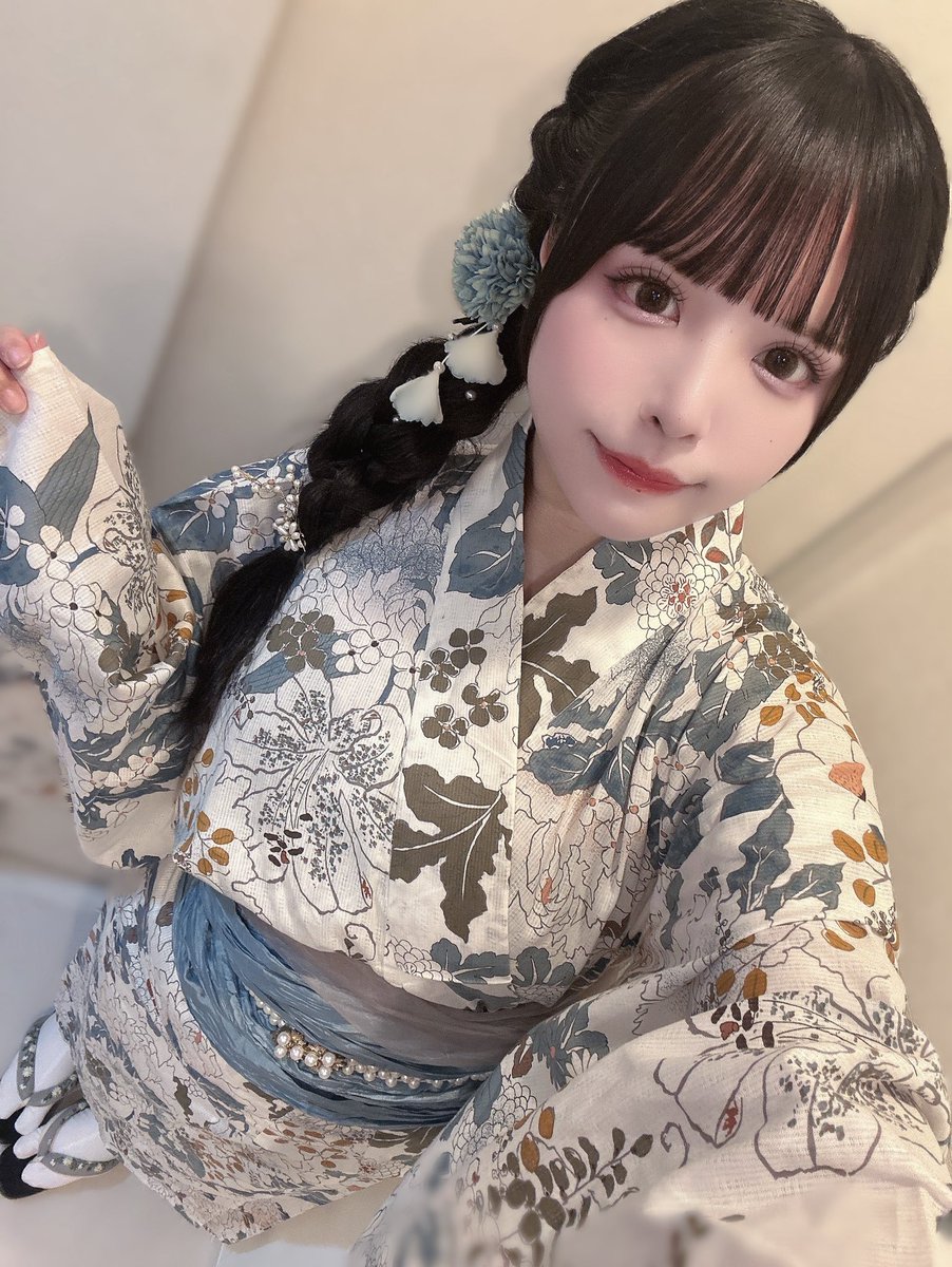 tsukasa_charon's tweet photo. 今年の夏は唇 乾かないようにしなきゃね https://t.co/INwQl6dZ1y