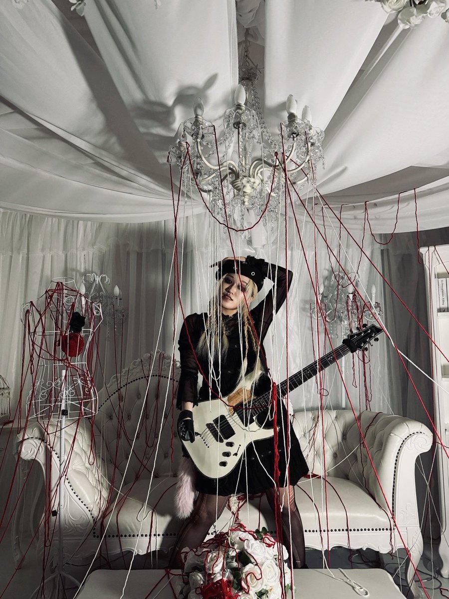 LiSA ギターピック 🩷Lisa 13🩷義手ギタリスト🎸💪義手ピックは手作り (@lhjw121315666