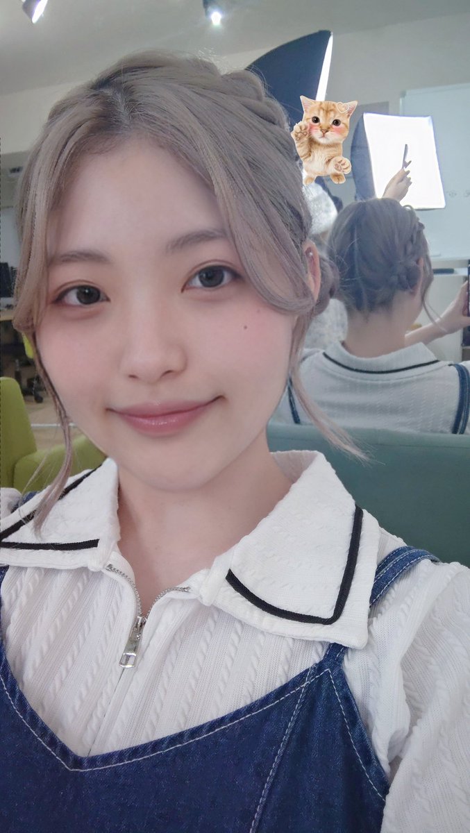 mitsu_playtune's tweet photo. 咳が止まんなくて聞くに堪えないほど声ガラッガラになっちゃった🤣

友達も夏風邪ひいて40℃近く熱出たっぽいし、本当に皆も気を付けてね…

チェキのためにヘアアレンジしたのを見てもらいたいから、なんとなく写真載せた https://t.co/YY1rNvNTpT