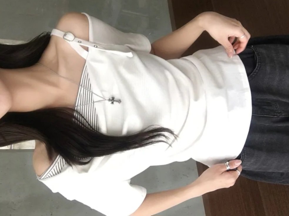 MyoArchives's tweet photo. 핏 예쁜 1만원대 여름반팔 모음.. https://t.co/GwiNbm5vn9
