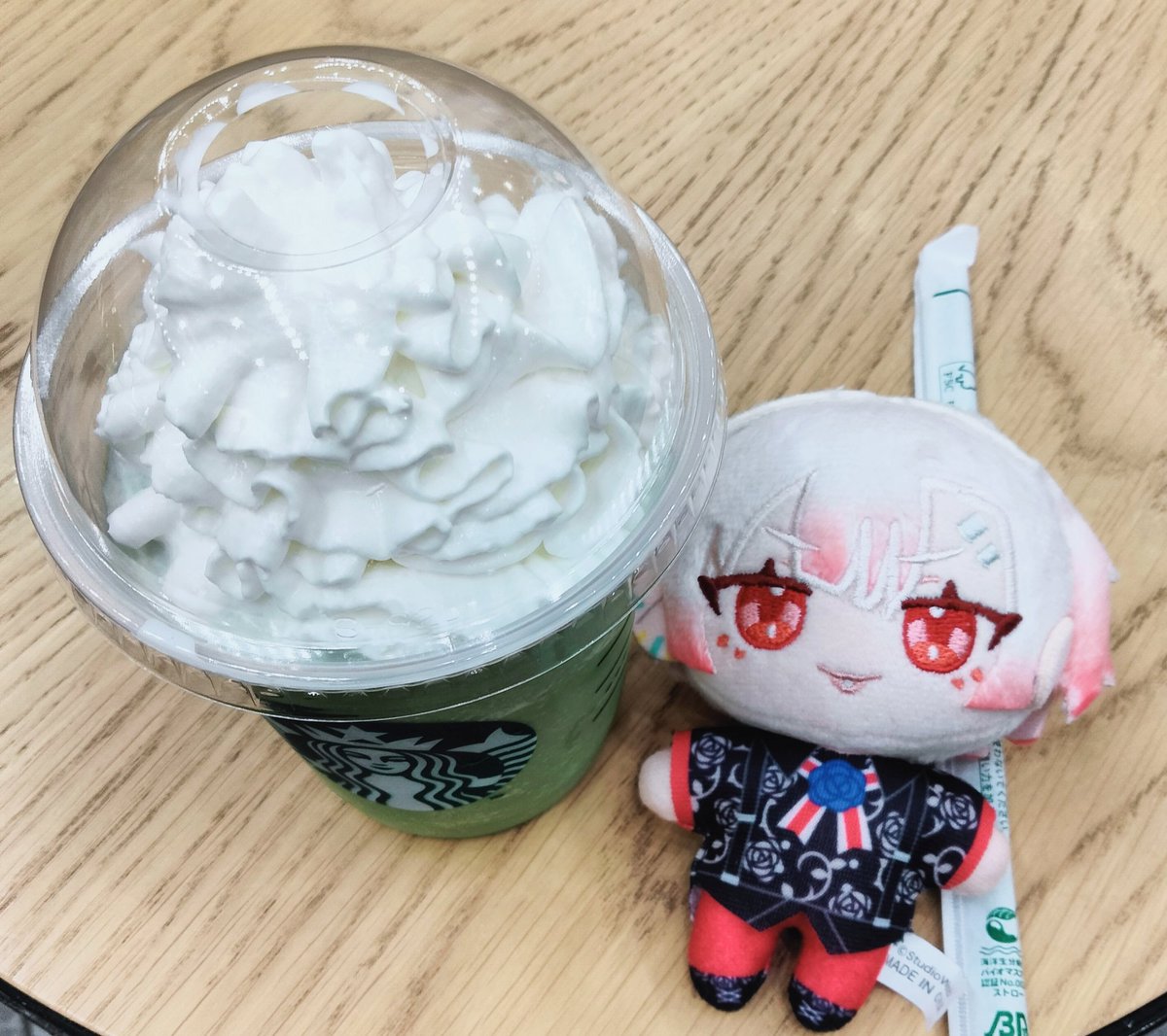 Altruist0414's tweet photo. 😇「だこちてちゃん、ついてきてくれてありがとう！　帰ったらあもぬいちゃんたちにいっぱい褒めてもらおうね！」
🌹「😍✨💕」

#aknk_BL #aknkプラスB #あ腐ねこ #主アモ #男主 #アモン・リード #ぬい活 https://t.co/mPrUn1PFLI