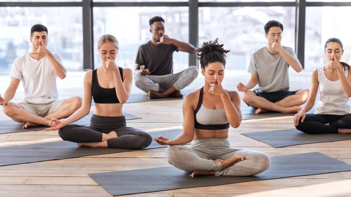 Breathing__fish's tweet photo. Sometimes the most powerful thing you can do for your health is simply slow down and breathe.

A calm mind is a competitive advantage. 🌿

#Mindfulness #Yoga #MentalHealth https://t.co/G4oYhw6vHO