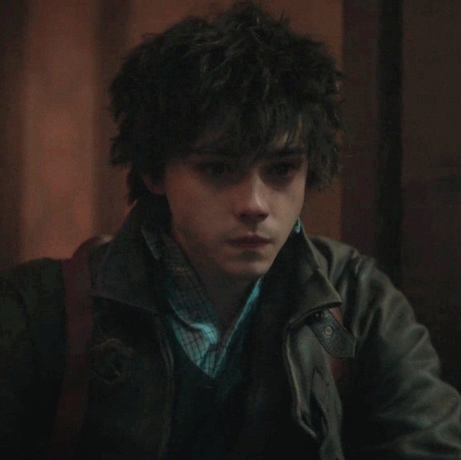 jackwolfetown's tweet photo. I will forever mourn how we don’t get too see Kaz and wylan fall through the floor in the show. https://t.co/pzhGQ2vCRY