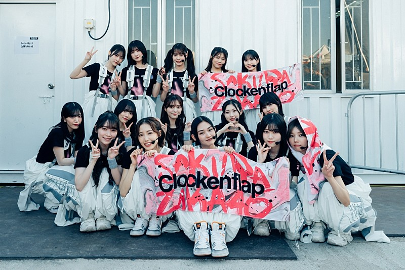 itsuki_base's tweet photo. 【提言】坂道初のアジアツアー、"現地に合わせたら"負けます！
——え、逆じゃないの？と思った方にこそ、届けたい話があります。

新国立の5周年ライブ、アンコール後の電撃発表を覚えていますか。
2027年、坂道グループ初のアジアツアー開催決定。
フランスや香港、シンガポールなどでの単発の海外公演はこれまでもありましたが、"ツアー"という一本の線で束ねる挑戦は、坂道15年の歴史で初めてです。

しかも櫻坂46は、四期生が選抜に加わった新体制でこの大舞台に挑みます。
15thシングル「Lonesome rabbit / What's "KAZOKU"?」は初週52.3万枚。
勢いは本物です。だからこそ、この挑戦を「楽しみですね」の一言で見送りたくありませんでした。

エンタメ業界の海外進出には、不思議な法則があります。
失敗するグループは、実力ではなく"選択"で負ける。
しかも、現地ファンへの誠意のつもりでやった、良かれと思った工夫で負けるのです。

今回の動画では、過去のK-POPツアーや日本アーティストの海外進出の先例から、櫻坂46が絶対にやってはいけない「5つの罠」を一つずつ取り出しました。
成功法則の足し算ではなく、失敗パターンの引き算で勝ち筋を描く。
5つの罠の中身は、動画本編でじっくりお話しさせてください。

【小田倉麗奈】K-POPの真似したら終わる？坂道初アジアツアーで櫻坂46が絶対にやってはいけない5つの罠【戦略考察】
https://t.co/gkg1rQmY3E

#小田倉麗奈 #アジアツアー #櫻坂46
#櫻坂46_三期生 #櫻坂46_Lonesomerabbit
#櫻坂46_WhatsKAZOKU