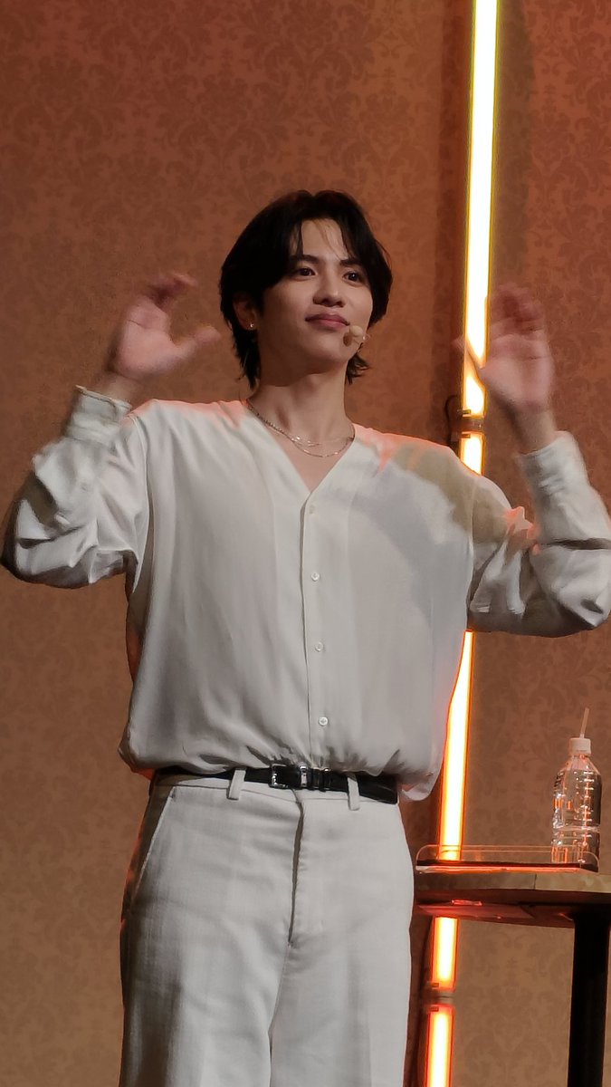 Elicb6's tweet photo. この世のものとは思えないほど美しい志尊淳✨️
男気と愛に溢れる内面が外に出て輝いちゃってる
15周年おめでとう🎉ありがとう🩷
#志尊淳 
#SSJ 
#SSJ15th https://t.co/UoGgeeWRUM
