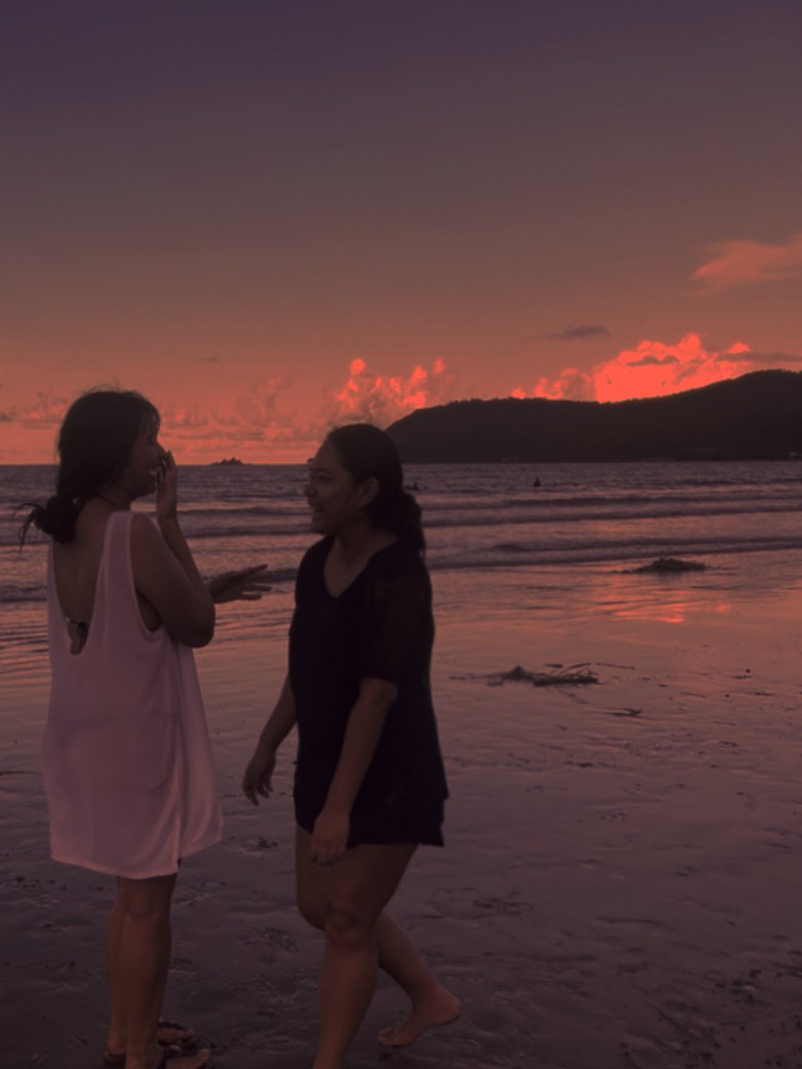 wtpingy's tweet photo. You will meet another baddie during your first week in med school. It's important to become besties for lifeys under pink sky-ies💖🏖️🍁🌊🐚🦑 https://t.co/EKVxEsbMyv